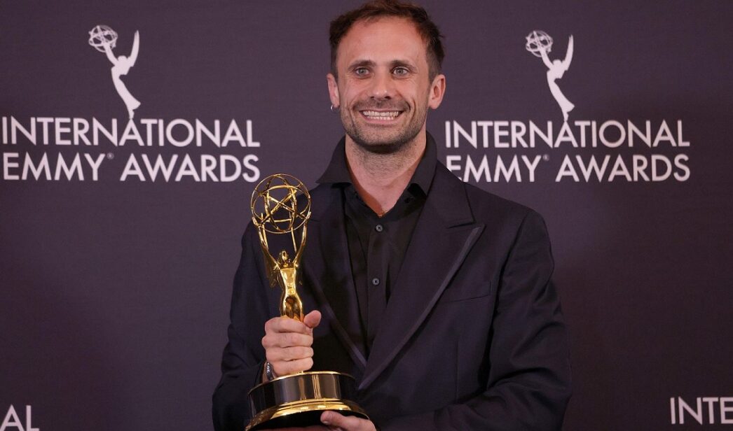 Oriol Pla gana el Premio Emmy Internacional por 'Yo, adicto'.