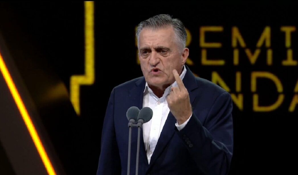 El Gran Wyoming recoge el Premio Ondas al mejor comunicador.