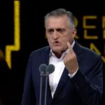 El Gran Wyoming recoge el Premio Ondas al mejor comunicador.