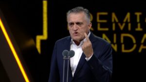 El Gran Wyoming recoge el Premio Ondas al mejor comunicador.