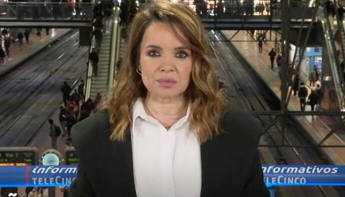 Carme Chaparro en 'Informativos Telecinco'.