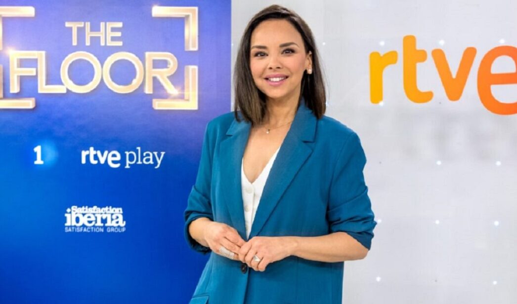 'D Corazón' da las primeras pinceladas del vestido de Chenoa de las Campanadas.