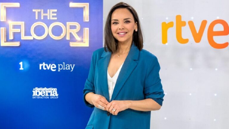 'D Corazón' da las primeras pinceladas del vestido de Chenoa de las Campanadas.