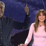 La despedida de Isabel Jiménez a Carlos de Francisco en 'Informativos Telecinco'.