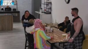 Labrador traspasa todos los límites con Cherilyn Divine en 'La casa de los gemelos 2'.