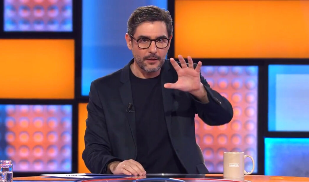 El presentador Juanra Bonet en el estreno de '¡Allá tú!' en Telecinco