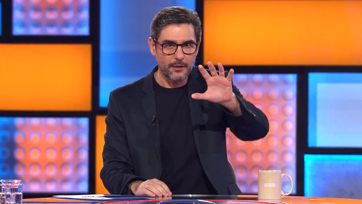 El presentador Juanra Bonet en el estreno de '¡Allá tú!' en Telecinco