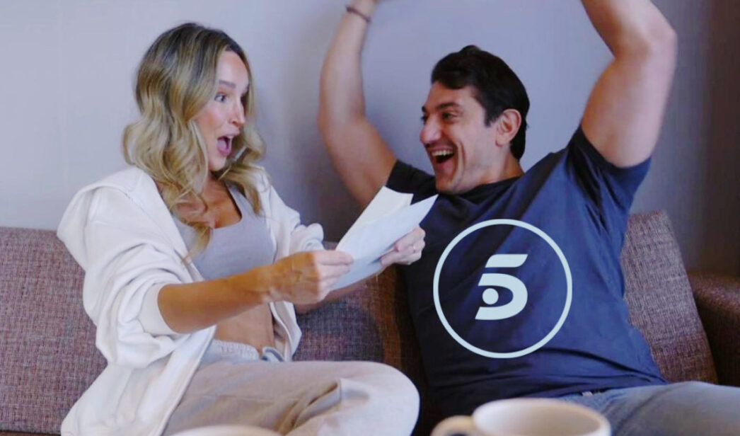 Programa 2 de 'Casados a primera vista' y logo de Telecinco