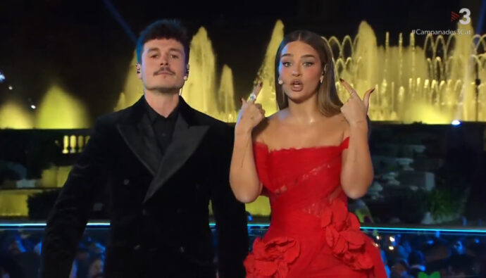 Miki Núñez y Laura Escanes, presentadores de las Campanadas en TV3