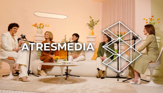 El programa 'Juntas, cambiamos' y logotipo de Atresmedia