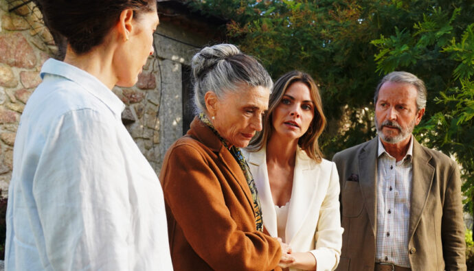 La polémica detrás de la serie de Mediaset 'Pura Sangre': Su creador, despedido y la productora Shine Iberia, a los tribunales