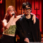 Tony Grox y Lucycalys, ganadores del Benidorm Fest 2026, en 'La Revuelta'