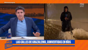 Jesús Cintora y una reportera de 'Malas Lenguas'