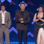 Javier Ambrossi, Jesús Vázquez e Inés Hernand en el Benidorm Fest 2026.