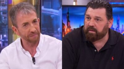 Pablo Motos con Hovik Keuchkerian en 'El Hormiguero'.