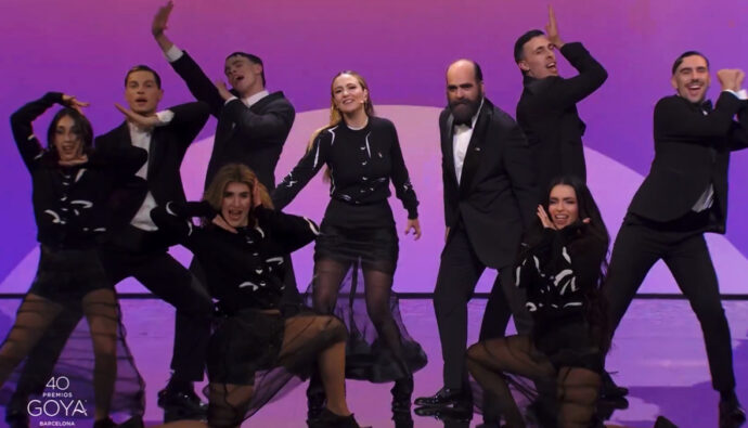 Rigoberta Bandini y Luis Tosar en la apertura de los Premios Goya 2026