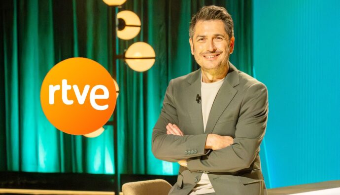 Carlos del Amor presentará 'El año en que naciste' en RTVE.