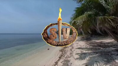 Playa Cabeza de León y el logo de 'Supervivientes'.