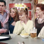 Gemma Cuervo junto al reparto de 'La que se avecina'.