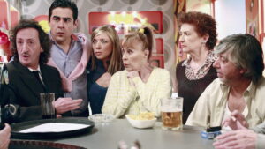 Gemma Cuervo junto al reparto de 'La que se avecina'.