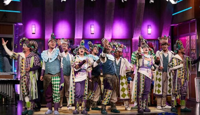 La Comparsa ganadora del Carnaval de Cádiz en 'La Revuelta'.