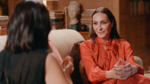 Ana Milán junto a Tamara Falcó en 'Ex. La vida después'.