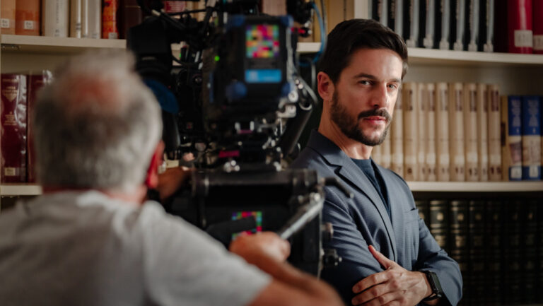 Alejo Sauras en el rodaje de 'Barrio Esperanza'