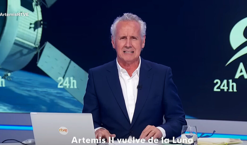 Lorenzo Milá en el programa especial de RTVE sobre el amerizaje de Artemis II