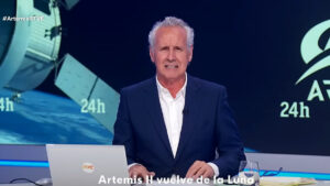 Lorenzo Milá en el programa especial de RTVE sobre el amerizaje de Artemis II