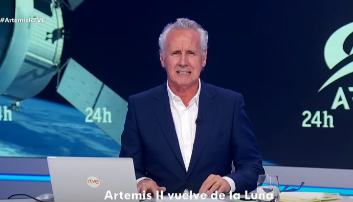 Lorenzo Milá en el programa especial de RTVE sobre el amerizaje de Artemis II