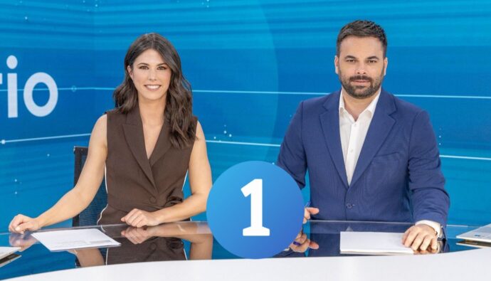 Mireia Alzuria y Álex Barreiro en el 'Telediario Matinal'