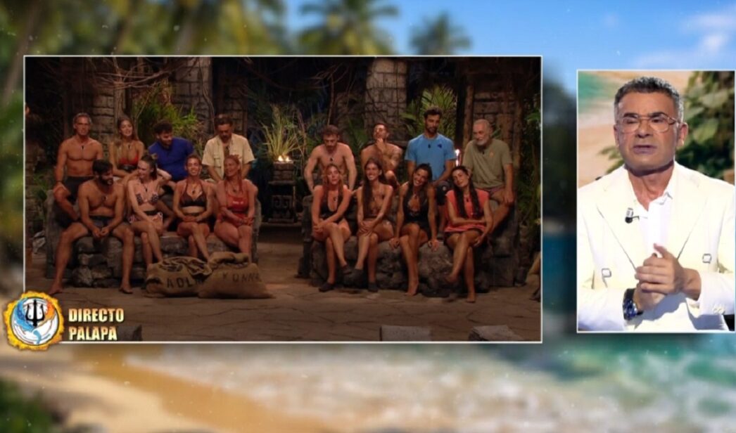 Jorge Javier con los concursantes de 'Supervivientes 2026'.