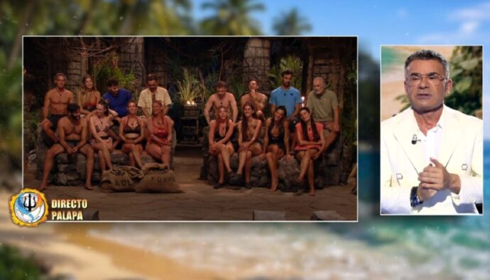 Jorge Javier con los concursantes de 'Supervivientes 2026'.