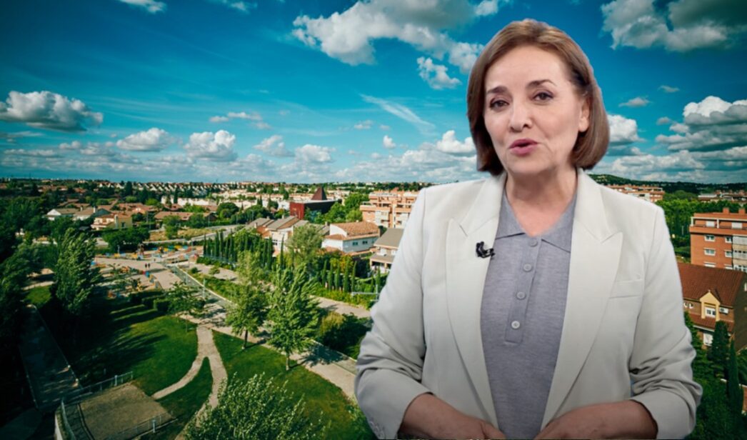 Pepa Bueno y una imagen de Rivas Vaciamadrid