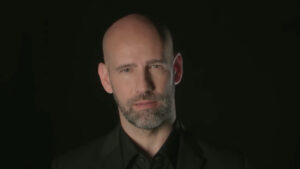 Gonzalo Miró en una promo de RTVE