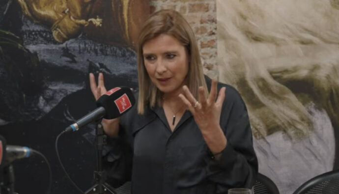 Sandra Barneda en el pódcast 'Decir las cosas' de Vanity Fair España