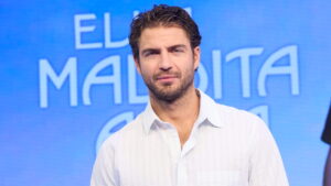 Maxi Iglesias en la presentación de 'Ella, maldita alma'