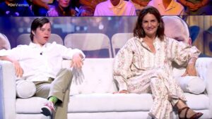 Samantha Vallejo y su hijo Roscón en '¡De viernes!'.