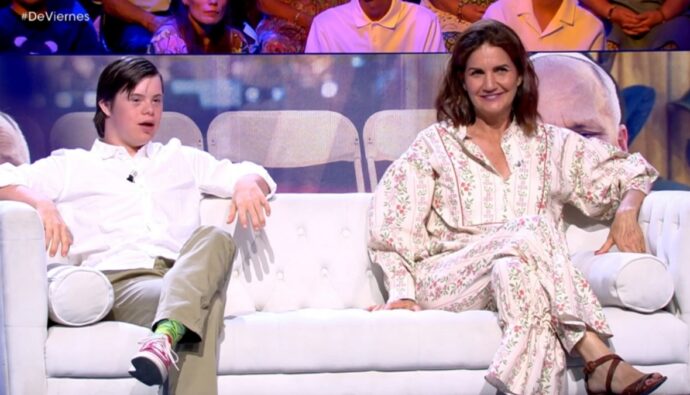 Samantha Vallejo y su hijo Roscón en '¡De viernes!'.