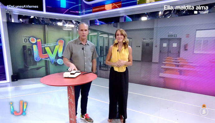 Santi Acosta y Beatriz Archidona en 'De Lunes a Viernes'