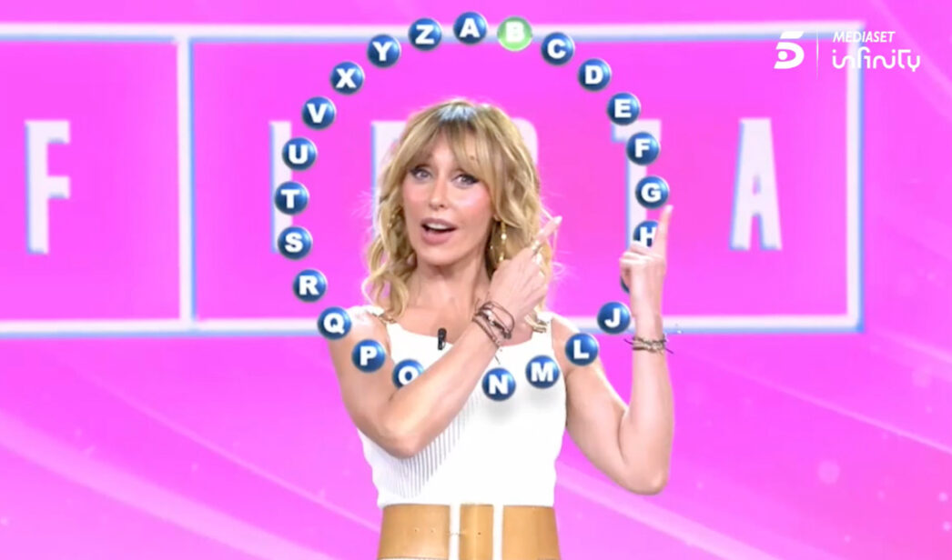 Emma García en la primera promo de 'Rueda la letra'