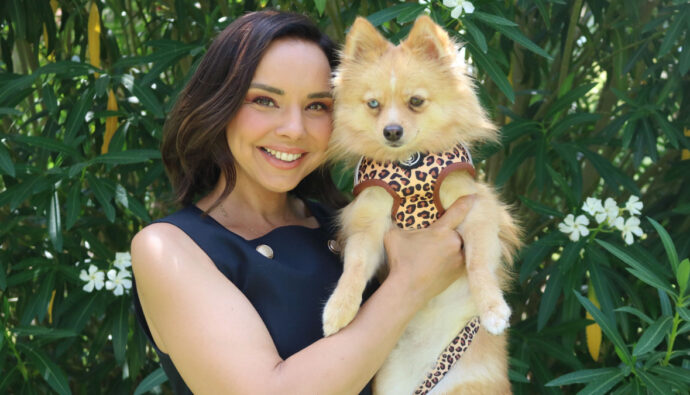 Chenoa y su perro para 'Dog House'