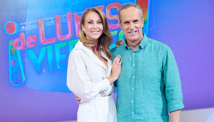 Beatriz Archidona y Santi Acosta presentan 'De lunes a viernes'