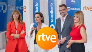 Los presentadores del 'Telediario' de TVE