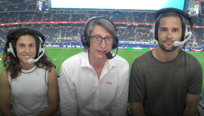 Juan Carlos Rivero junto a Vero Boquete y Mario Suárez