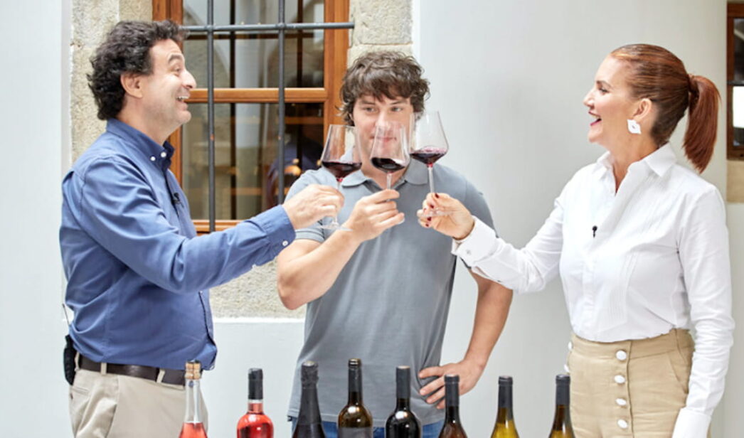 Los jueces de 'MasterChef' promocionando el vino del programa