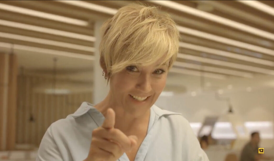 Cristina Pardo en una promo de 'La Mesa'