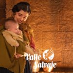Luisa junto al hijo de Adriana en 'Valle Salvaje'