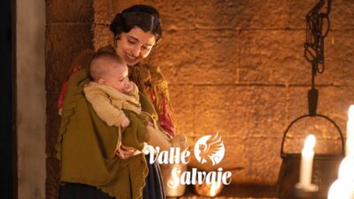 Luisa junto al hijo de Adriana en 'Valle Salvaje'