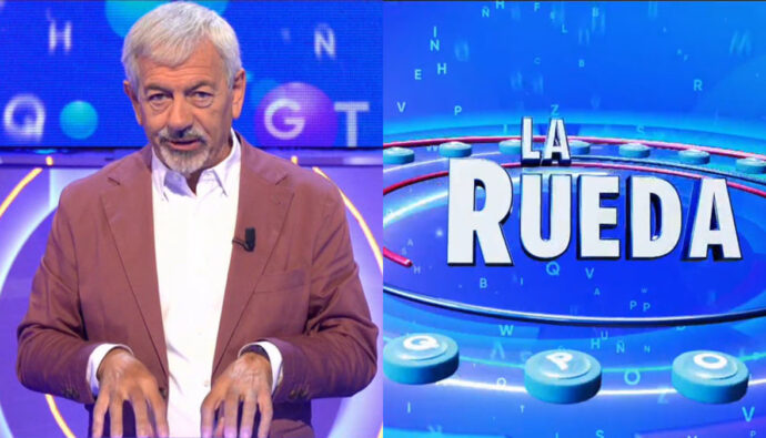 Carlos Sobera y el logo del Rosco de 'Rueda la Letra'